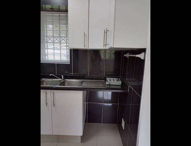 1 BEDROOM FLAT RENTED IN WESTVILLE